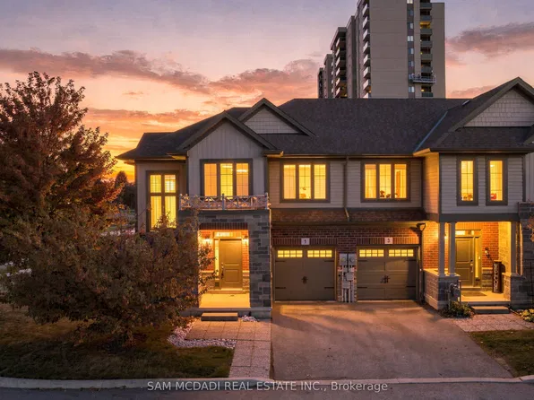 1 Southshore Cres, Hamilton, ON L8E 0J3