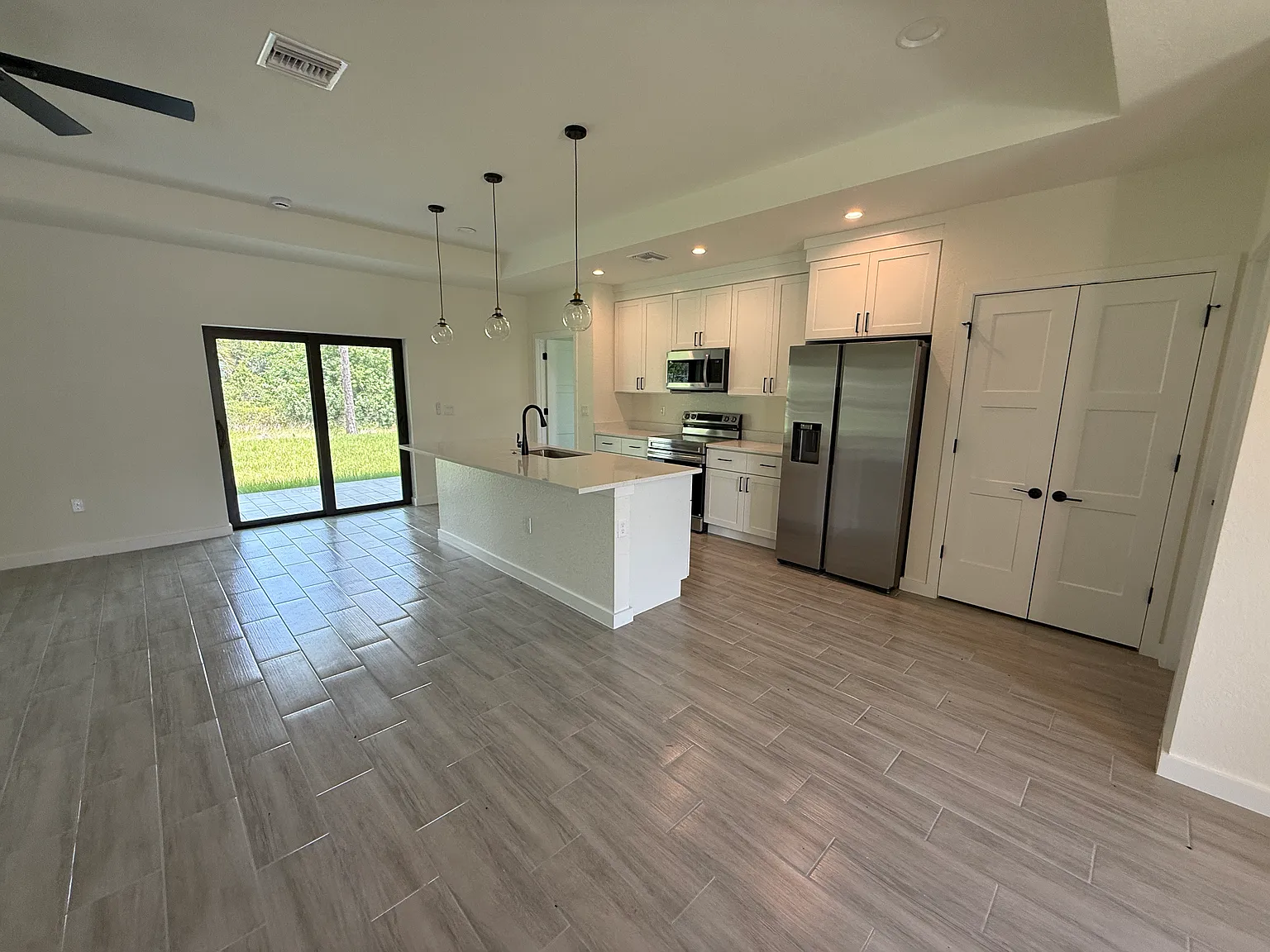 3 bed, 1706 sqft, $2,050 — Photo 2