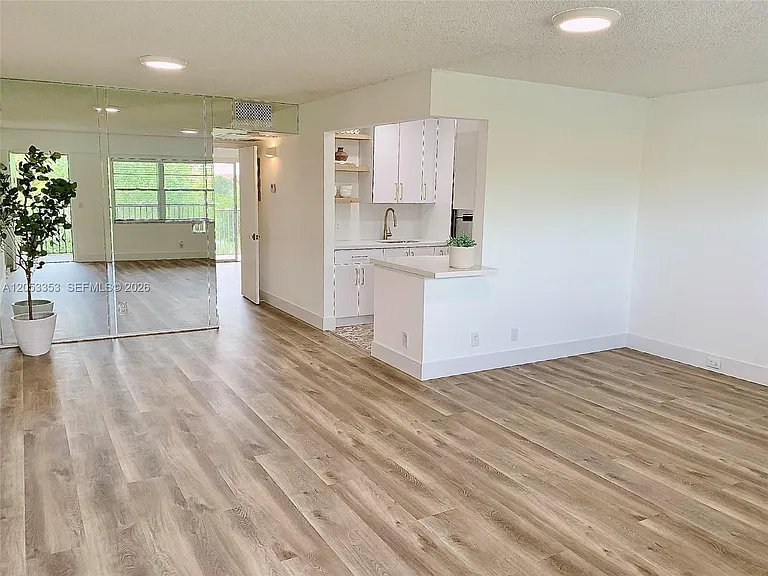101 SW 132nd Way #413J — Photo 4