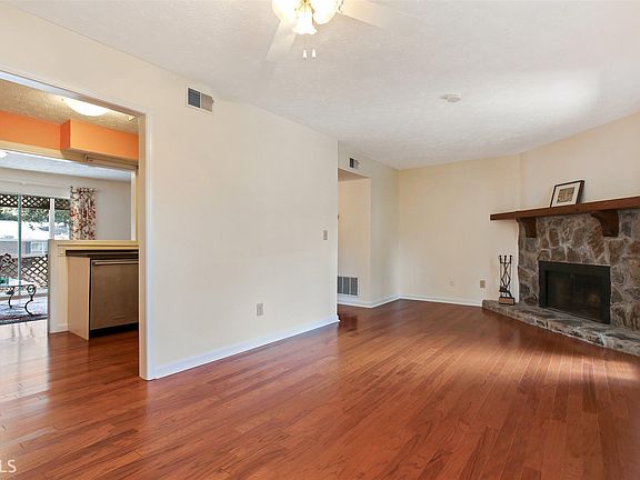 4th image of 270 Quail Run