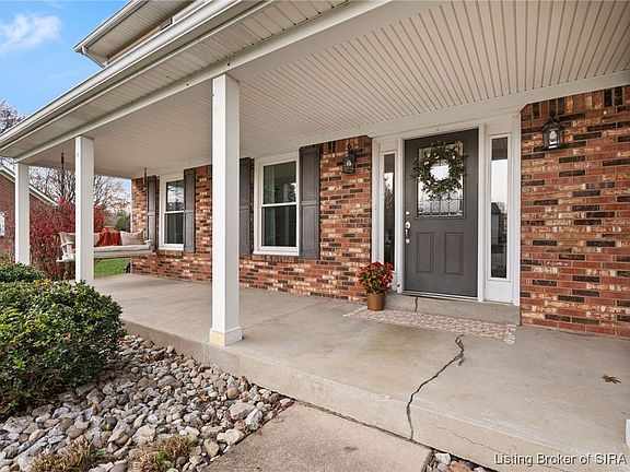 3rd image of 413 Rose Court