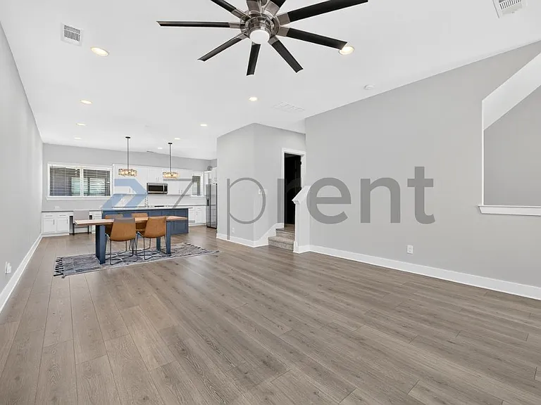 2818 Addison Park Ln — Photo 9