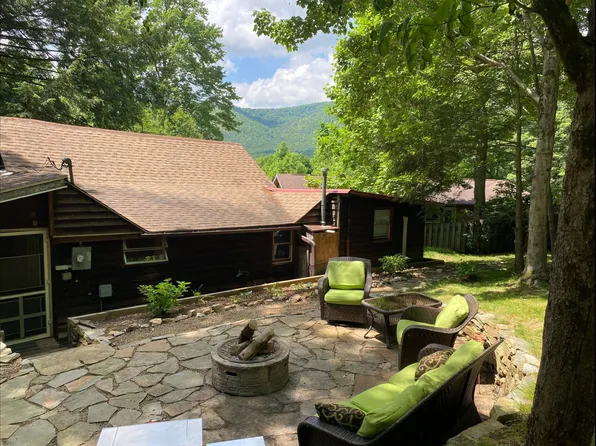 139 Holly St, Black Mountain, NC 28711