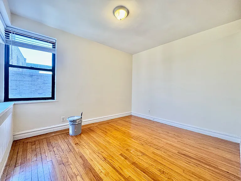 36-40 Bowne St #4B — Photo 3