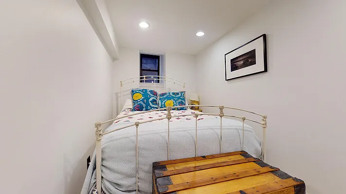 Rented by Bond New York | media 5