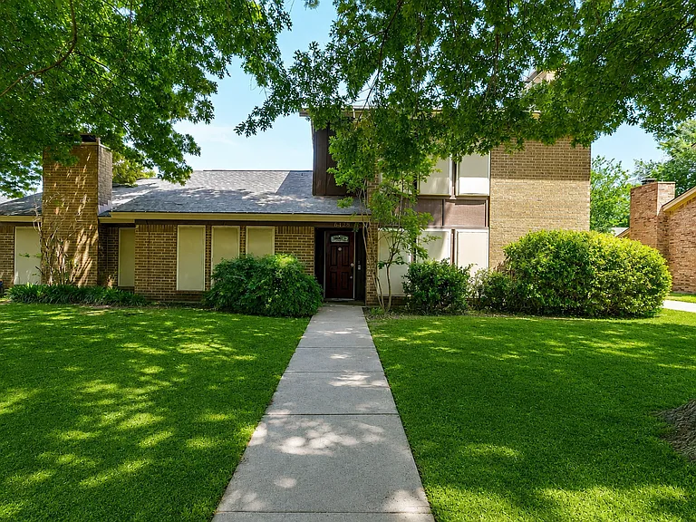 6428 Lago Vista Dr — Photo 1