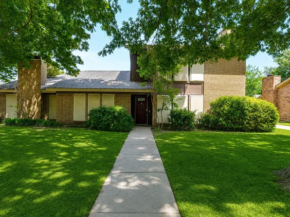 6428 Lago Vista Dr, Benbrook, TX 76132