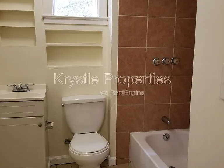 505 Hichborn St #B — Photo 6