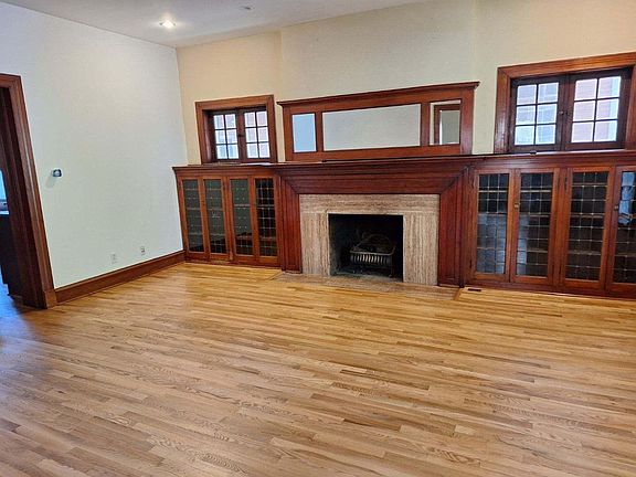 3rd image of 840 N Emerson St #1