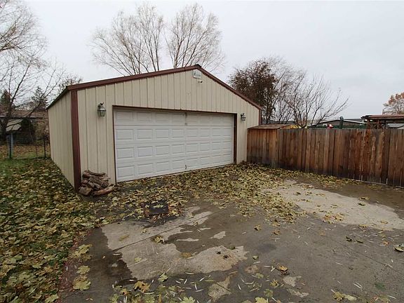 3rd image of 8008 E Alki Ave