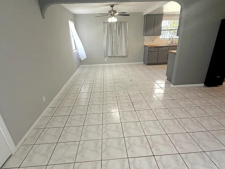 1503 W Adams Blvd — Photo 7