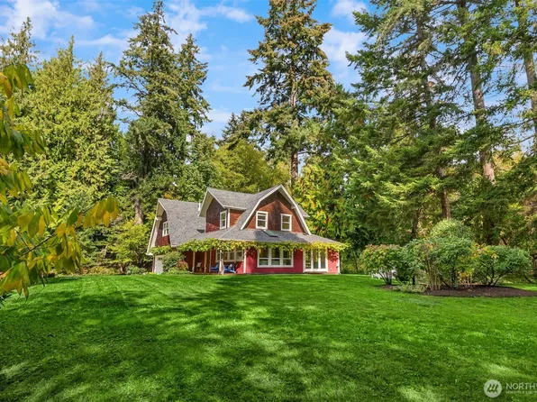 8453 Ferncliff Avenue NE, Bainbridge Island, WA 98110