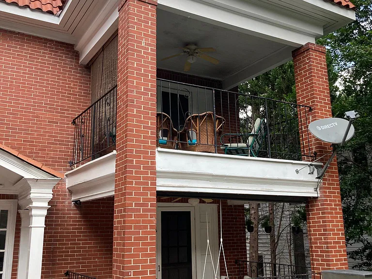 Greenwood Ave NE — Photo 2