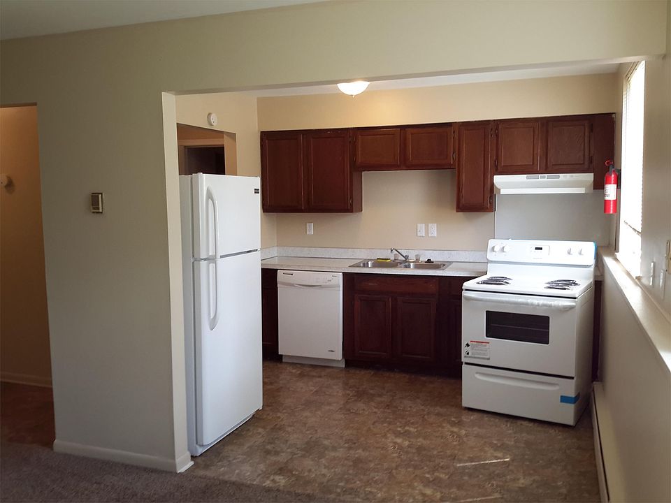 1st image of 3207 Park Dr APT 09