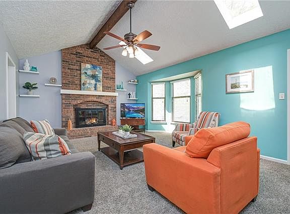 4th image of 721 SE Shawn Dr
