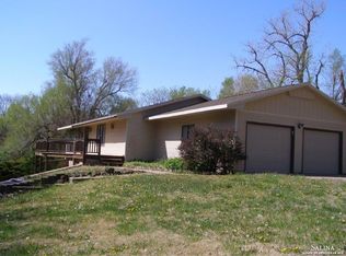 610 Crestview Dr, Ellsworth, KS 67439