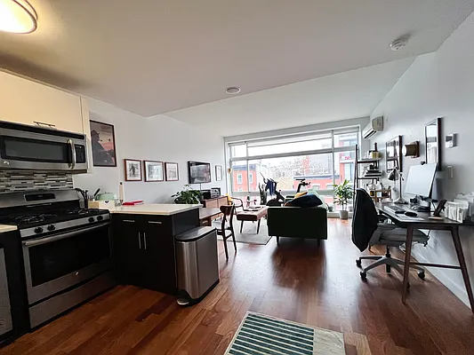 Rented by Kahen Properties | media 13