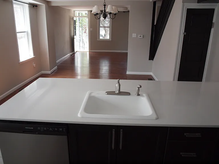 4377 Manayunk Ave — Photo 10