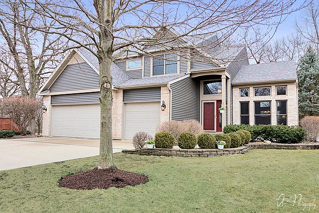 666 Wood Creek Dr photo 1