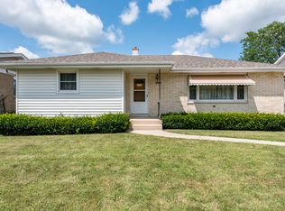 2904 Hyde Park Ave, Waukegan, IL 60085