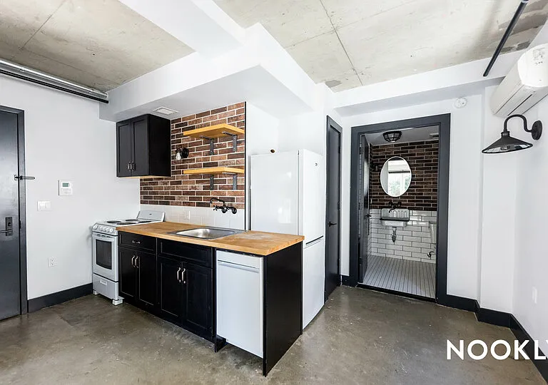 639 Foster Ave #504 — Photo 3