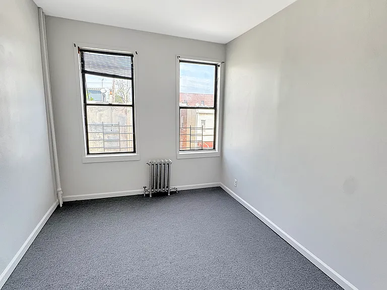 1ST BEDROOM (UN-STAGED)