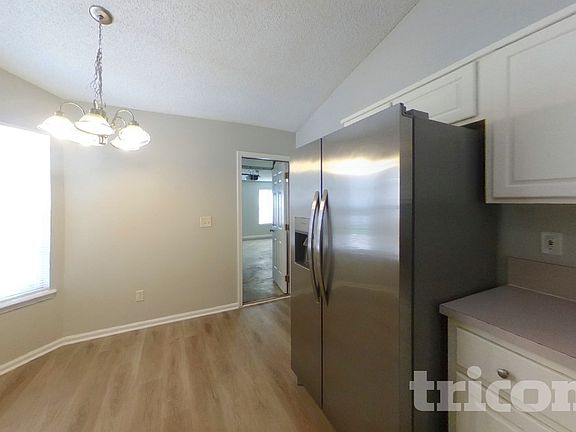 4th image of 2762 Archer St