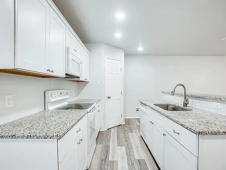 5514 Jarvis St #A — Photo 9