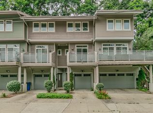 2872 W 11th St, Cleveland, OH 44113