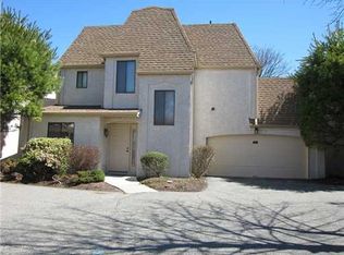 97 Park Gate Dr, Edison, NJ 08820