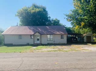 404 Pearl St, Monett, MO 65708
