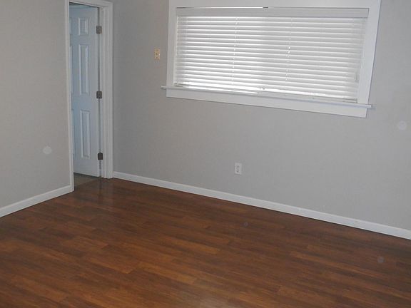 5th image of 3615 N Ezie Ave