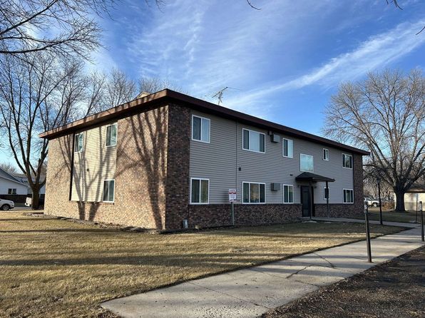 B14 | 802 & 806 5th St SE, Barnesville, MN