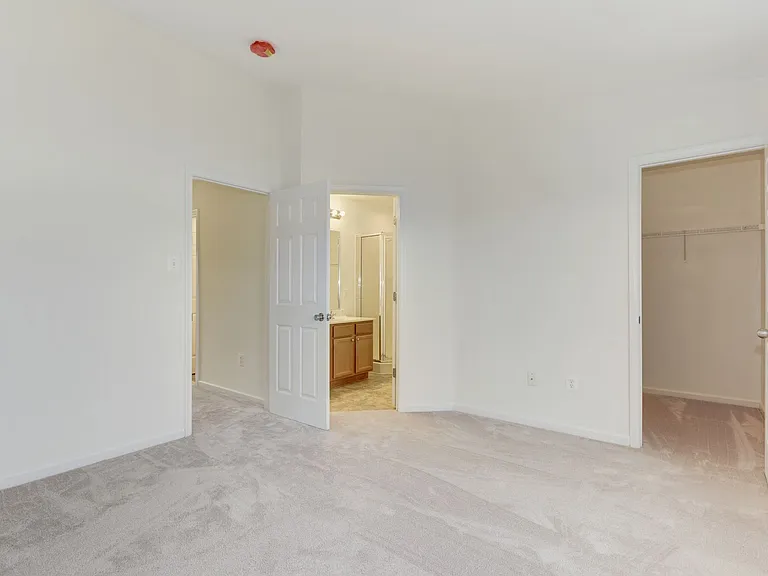 119 Monticello Sq — Photo 7