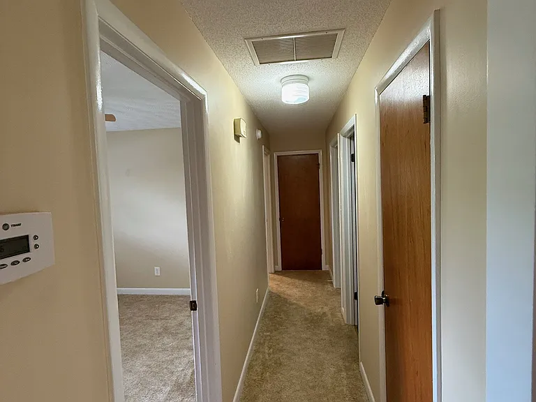 211 N Main St — Photo 10
