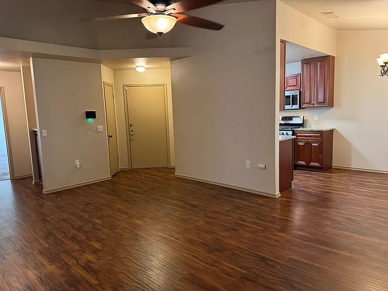 8214 Spring Town St — Photo 4