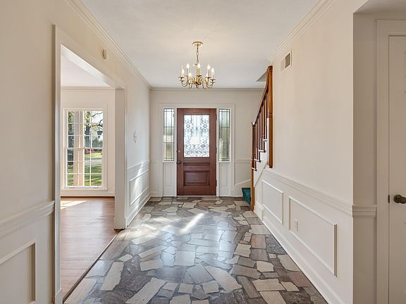 4th image of 685 S Perkins Rd