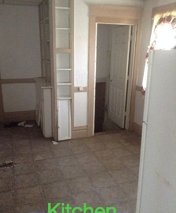 2nd image of 1317 Elm St