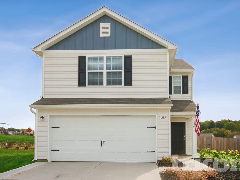 1st image of 1225 Standing Oak Dr