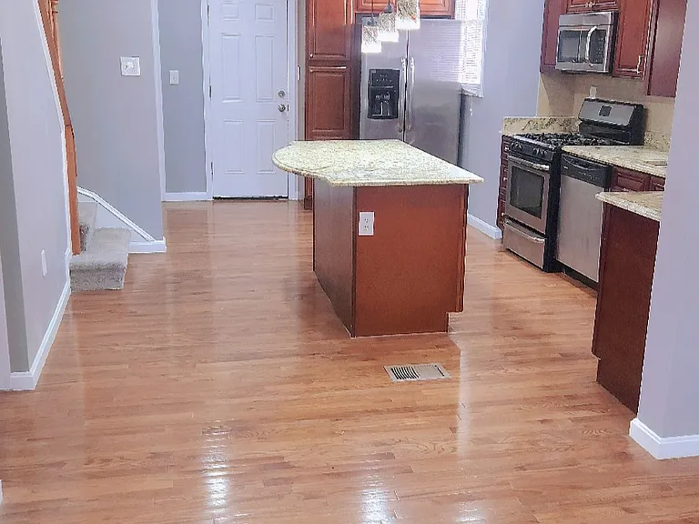 3018 Oak Hill Ave — Photo 3