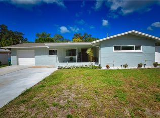 9864 Commodore Dr, Seminole, FL 33776