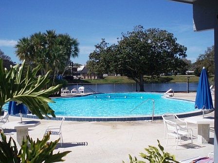 Year round heated pool and jacuzzi