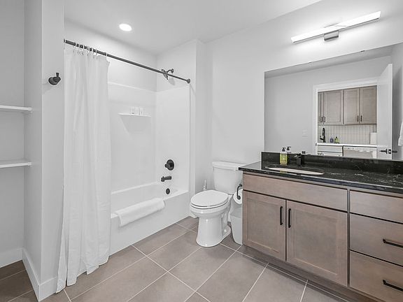 5th image of 115 E Washington St #202