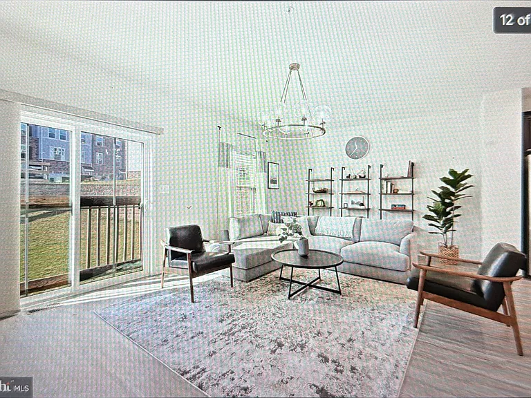 1044 Rosecroft Ln — Photo 17
