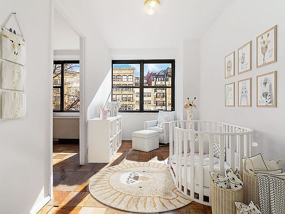4th image of 7 E 14th St APT 310