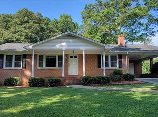 189 Forest Knoll Dr, Mount Airy, NC 27030