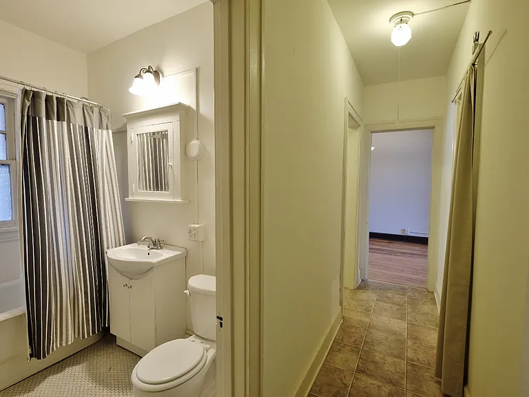 Snelling Villas — Photo 30
