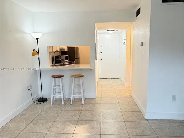 7403 SW 82nd St APT 207N, Miami, FL 33143