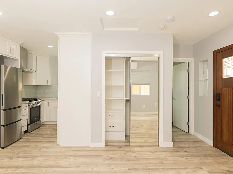 5182 Canoga Ave — Photo 15