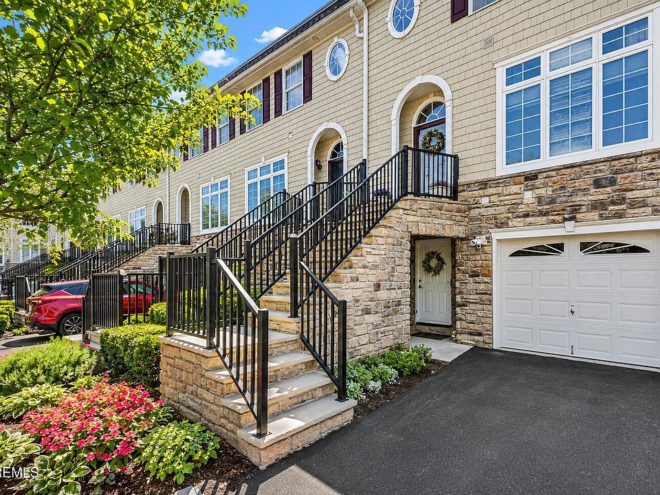1st image of 12 Sandra Court #2747